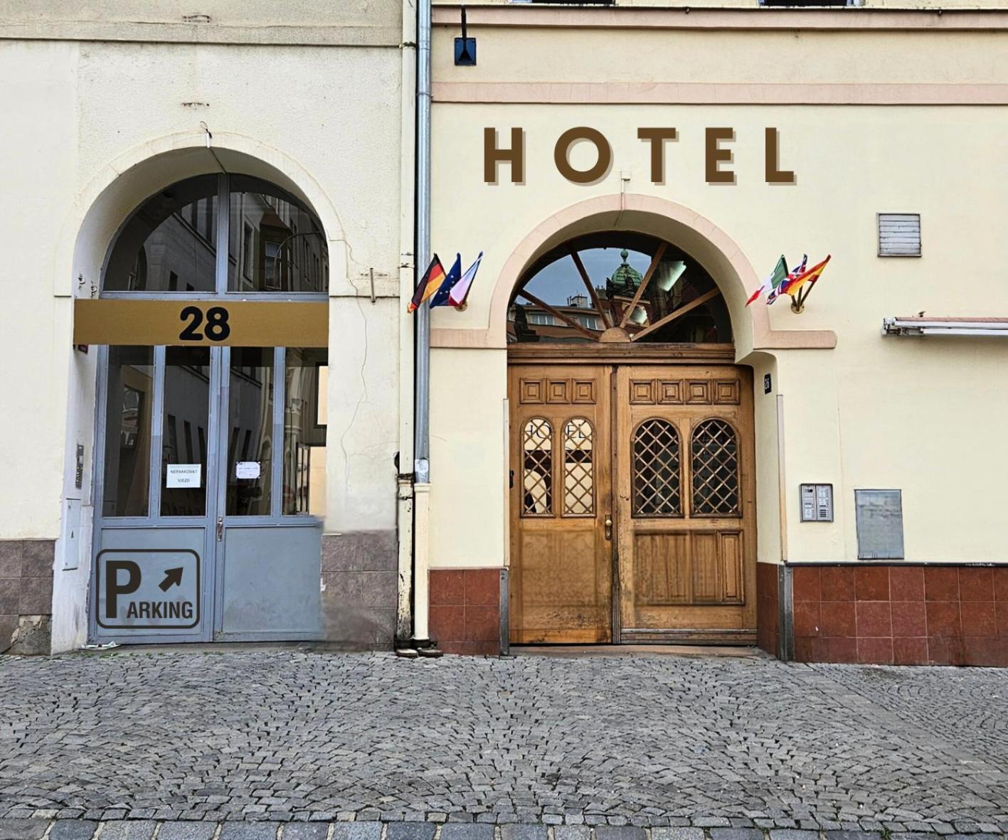 Claris Praag